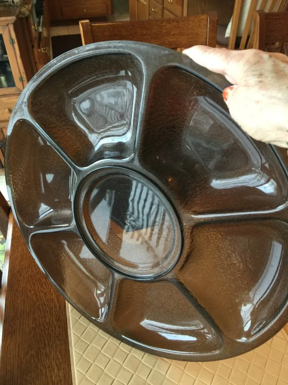 Round Plastic Serving Tray with Six Compartments 17